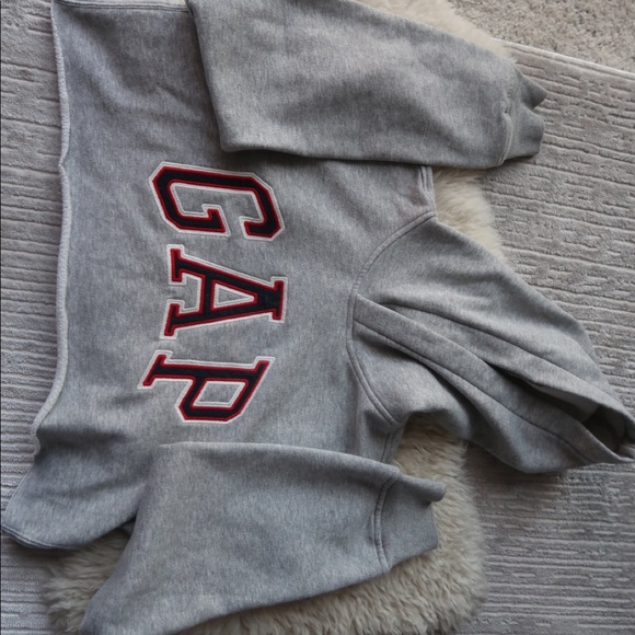 Gap hoodie. (M) - Picture 2 of 5